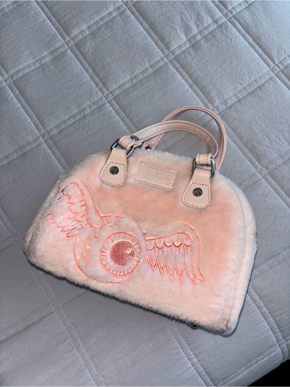 VON DUTCH PINK FAUX FUR BOWLING BAG - Picture 4 of 4